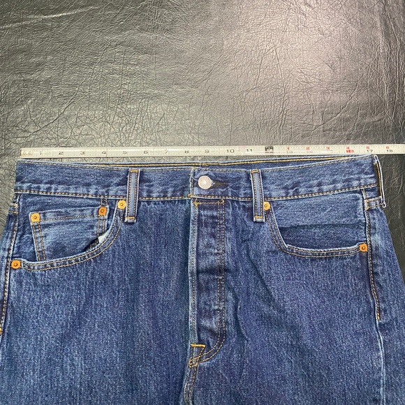 Levi 501 Jeans for Men or Women (34/30) - Picture 11 of 12